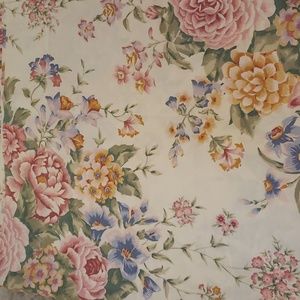 Gorgeous Vintage Floral Flat Bedsheet